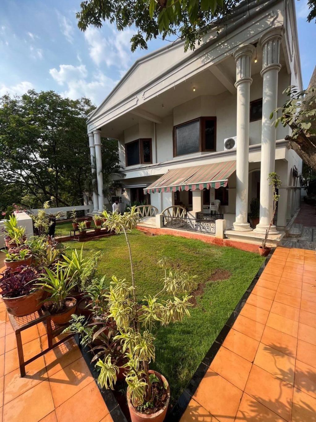 Stone Rock Castle Hotel Hyderabad Exterior photo